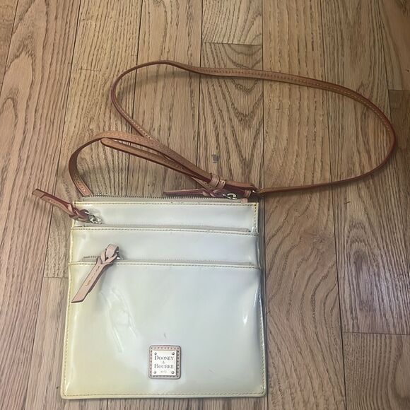 DOONEY & BOURKE LEATHER FOUR COMPARTMENT CROSSBODY BAG - Picture 7 of 11